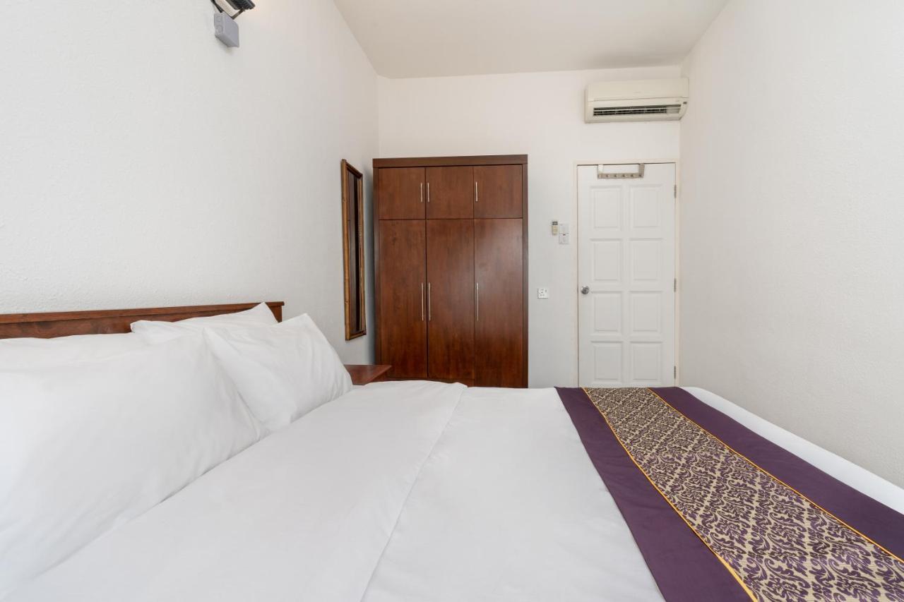 Pantai Seaview Resort Batu Ferringhi 1801 - 3 Rooms Экстерьер фото