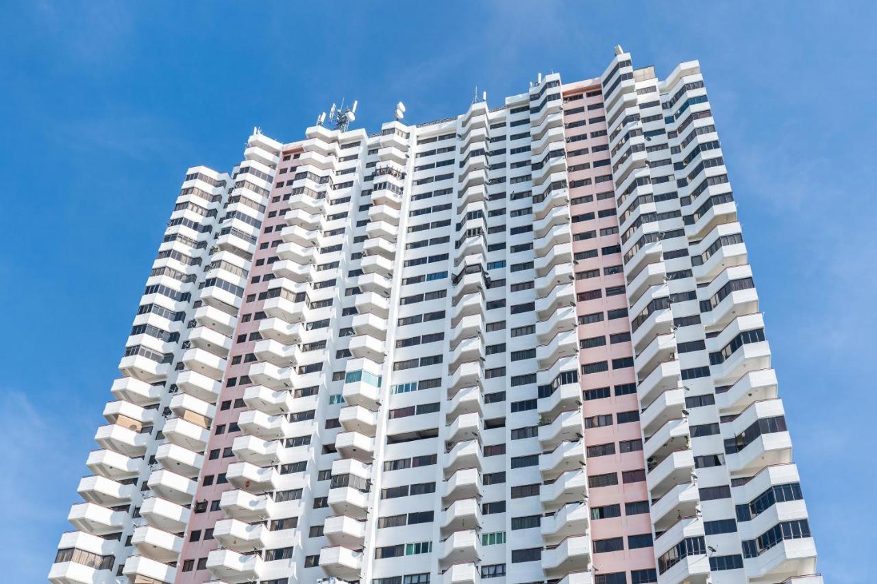 Pantai Seaview Resort Batu Ferringhi 1801 - 3 Rooms Экстерьер фото
